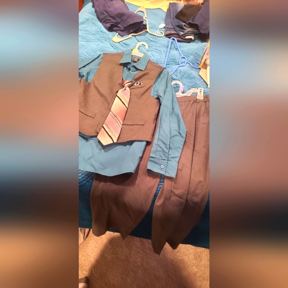 4 piece suit Dockers size 12/14
